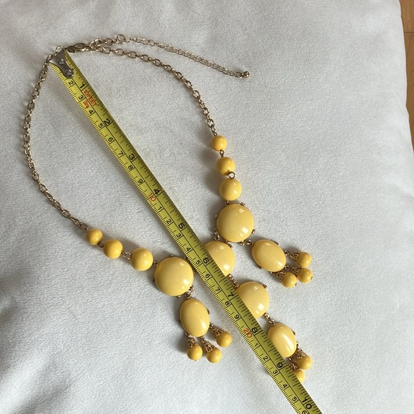 3/$20 Yellow statement bib necklace - Picture 2 of 5